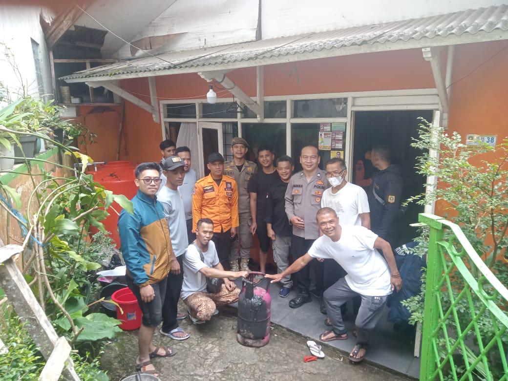 Polsek Cisarua Cek Lakukan Olah TKP Terkait Meledaknya Gas Elpiji Ukuran 12 KG