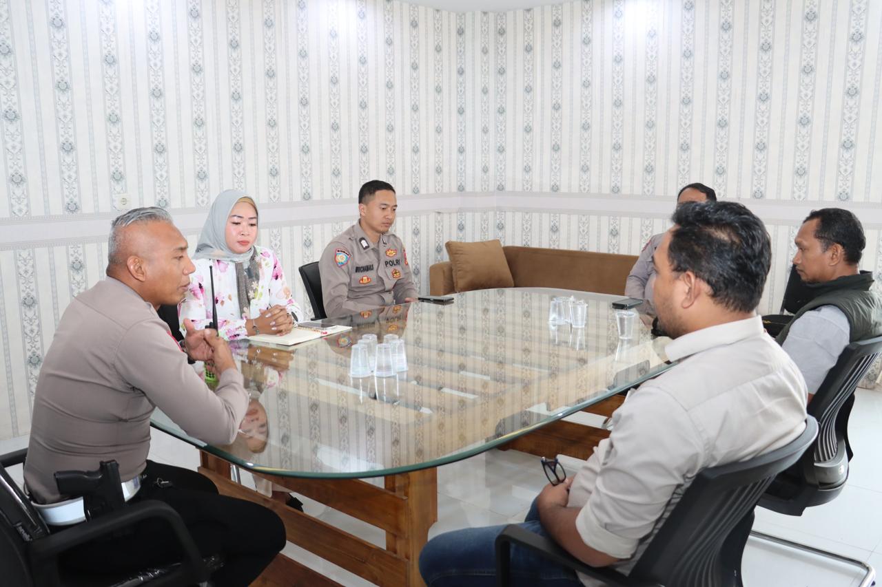 Polres Bogor Melalui Program Jum’at Curhat Terus Layani Aduan Laporan Curhattan Warga Masyarakat Sebagai Wadah Solusi Dari Permasalahan Yang Terjadi Di Masyarakat