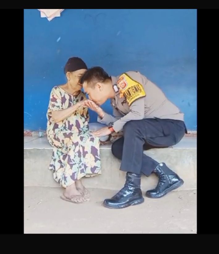 Jum’at Berkah Dilakukan Bhabinkamtibmas Desa Sirnagalih Wilayah Hukum Polsek Jonggol