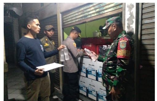 Giat Razia Gabungan TNI, POLRI dan Kecamatan Ciomas Terkait Maraknya Peredaran Miras dan Berhasil diamankan Miras Jenis Ciu dan Tuak di Masyarakat