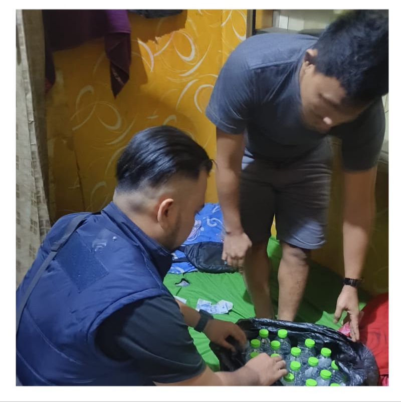 Polsek CSR (Cisarua) Berhasil Dalam Operasi Miras Amankan 20 Botol Miras Jenis Ciu