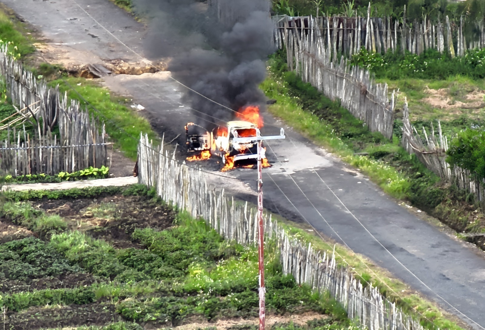 KKB Kembali Berulah: Bakar 1 Mobil dan Tembak Mati Sopir Di Paniai