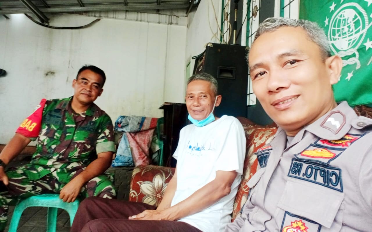Sinergitas TNI – POLRI Wilayah Hukum Polsek Jonggol Giat Anjangsana Tokoh Masyarakat Beri Himbauan Kamtibmas Dan Ajak Jaga Kondusifitas Wilayah