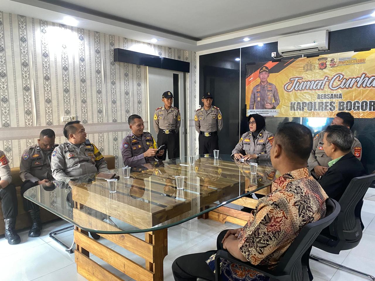 Program Curhat Polres Bogor Bagi Masyarakat Kabupaten Bogor Dalam Hal Cipta Kondisi Wilayah Guna Meningkatkan Keamanan dan Ketertiban Dalam Harkamtibmas