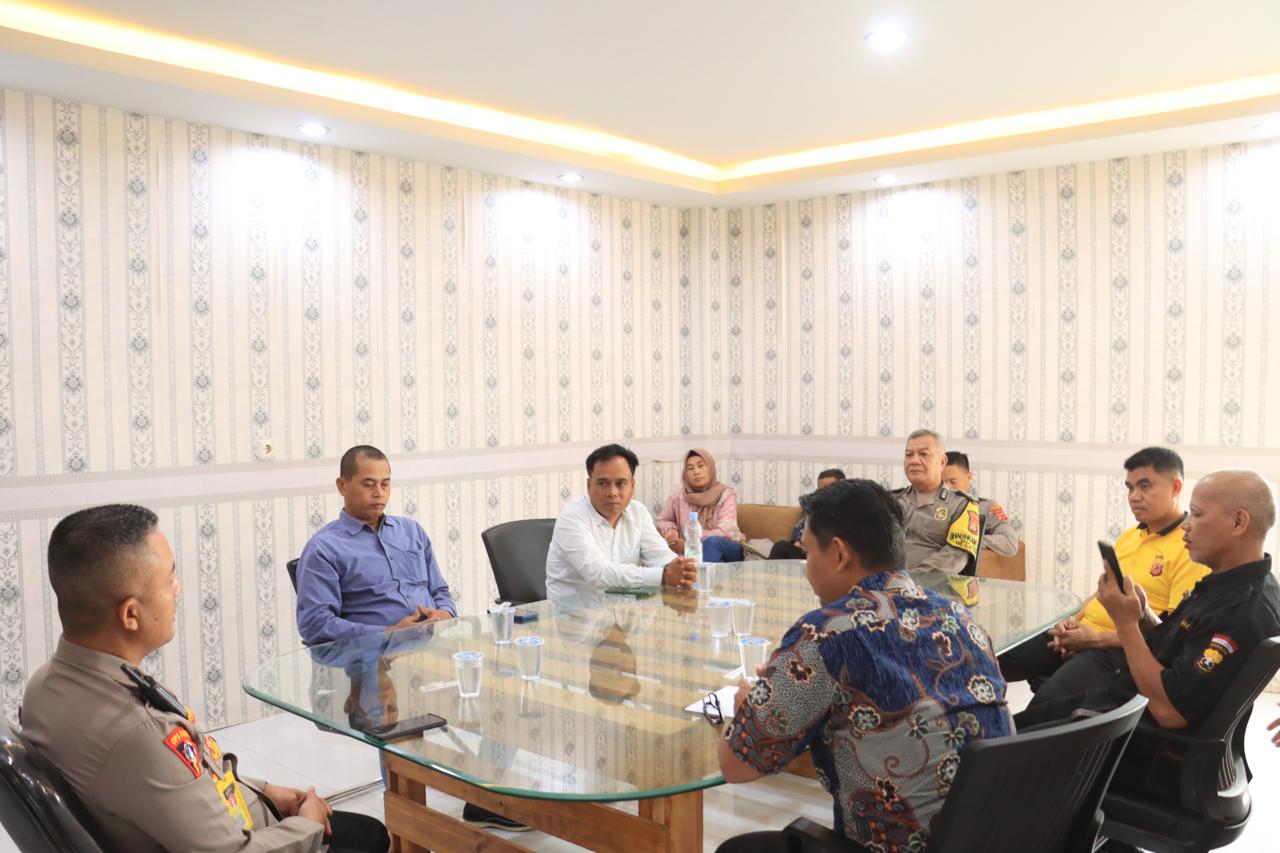 Polres Bogor Gelar Kegiatan Jumat Curhat Sebagai Wadah Keluhan Curhattan Dalam Mencari Solusi Untuk Masyarakat