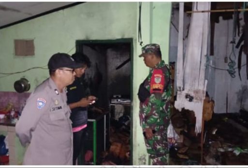 Polsek Tanjungsari Bersama Instansi Terkait Evakuasi Olah TKP Dan Lakukan Penyelidikan Adanya Kebakaran Rumah Yang Diperkirakan Mengalami Kerugian Capai Rp 30 Juta