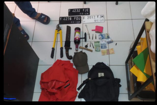 Polsek Nanggung Berhasil Tangkap Terduga Pelaku Pencurian Motor di Desa Kalong Liud