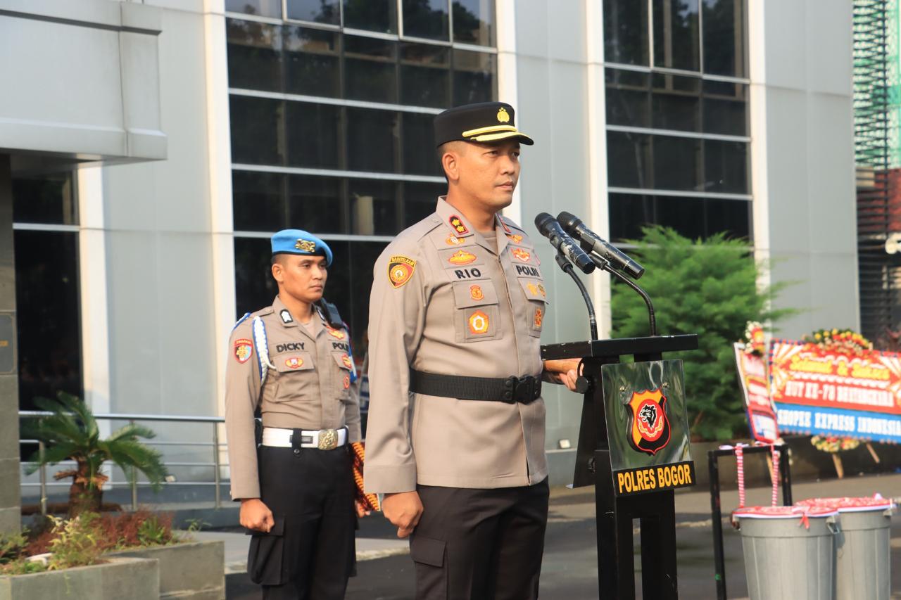 Kapolres Bogor Pimpin Langsung Upacara Korps Rapot Kenaikan Pangkat TMT 1 Juli 2024 Personil Polres Bogor