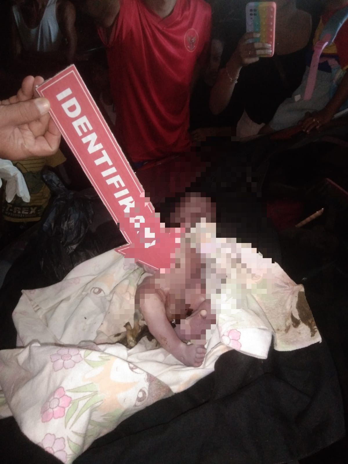 Polsek Cariu Bersama Instansi Terkait Lakukan Olah TKP Terkait Adanya Penemuan Bayi Yang Sudah Meninggal di Tempat Parkir Rumah Hj. Ijah, Bogor