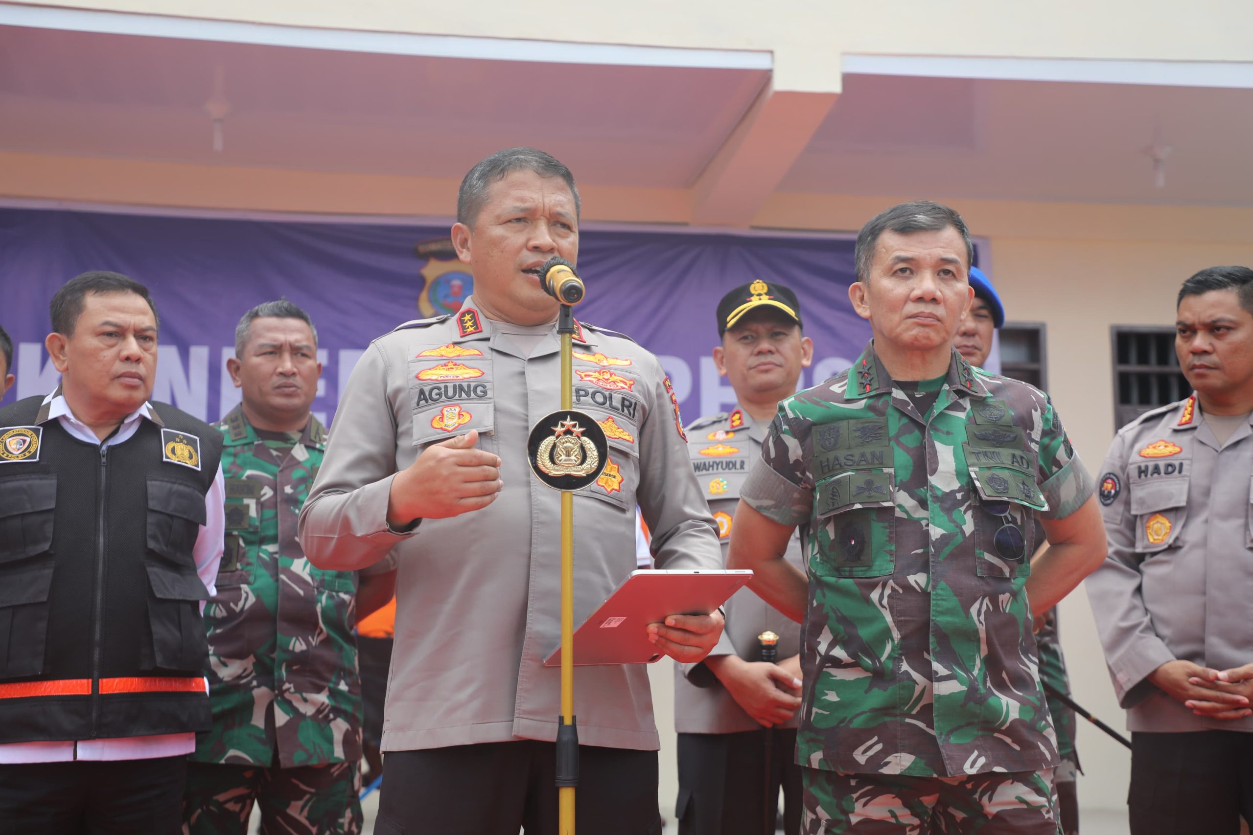 CCTV Rekam Kedua Eksekutor Pulang dan Pergi Usai Bakar Rumah Sempurna Pasaribu