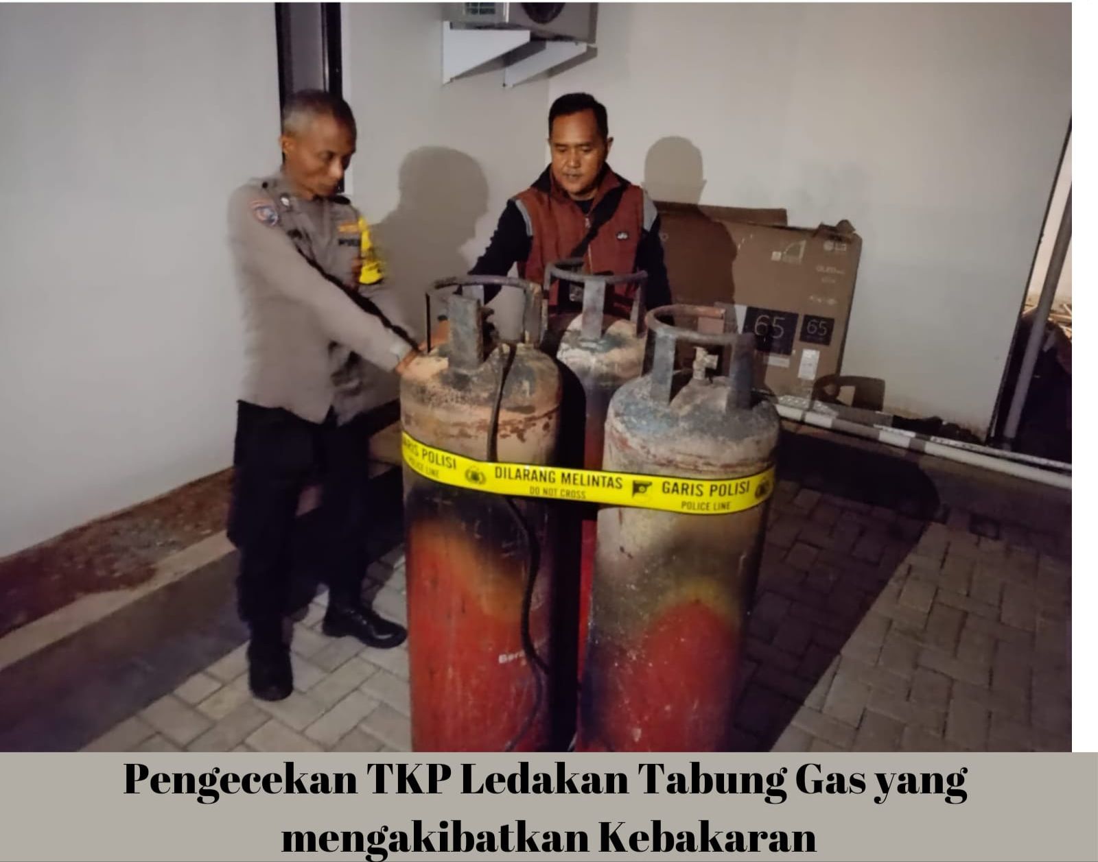 Polsek Cisarua Bersama Instansi Terkait Cek Olah TKP Dan Evakuasi Adanya Ledakan Tabung Gas 100kg di Villa Melodi Cisarua Sebabkan Kebakaran