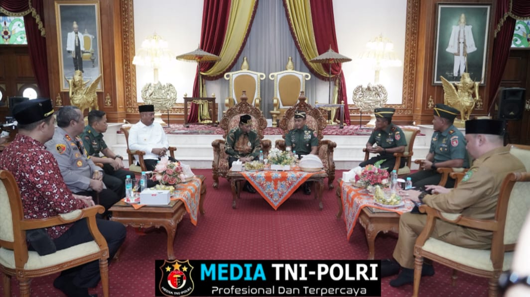 Pangdam VI/Mulawarman Kunjungi Sultan Kutai Kartanegara dalam Rangka Silaturahmi