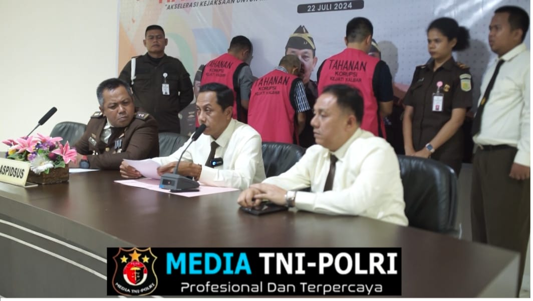 Tersangka Korupsi Kapal Penumpang Angkutan Fery Dinas Pemerintah Kapuas Hulu Tahun 2019 Ditahan Kejari Kalbar