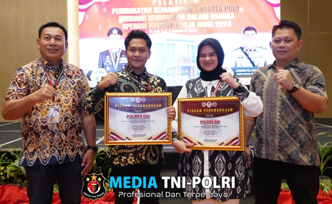 Dalam Rangka Hari Bhayangkara Ke-79 Humas Polres Ogan Komering Ilir (OKI) Dapat Dua Penghargaan Dari Kapolda SUMSEL