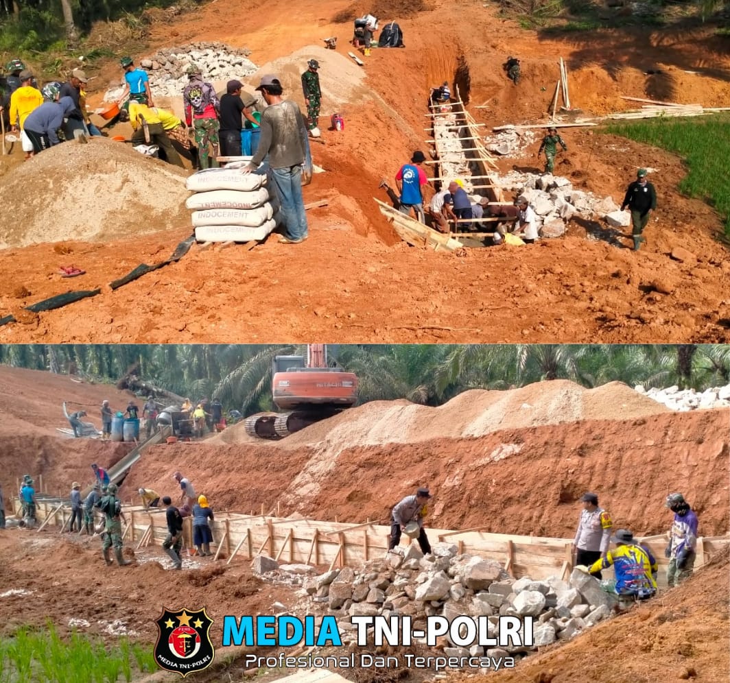 Bersama Rakyat Satgas TMMD 121 Bangun Talud Penahan Jalan di Pekon Fajar Mulya Pringsewu