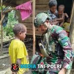 Satgas Yonif 6 Marinir Koops Habema Laksanakan Patroli Dengan Kunjungi dan Menyapa Warga di Kampung Kuari Papua
