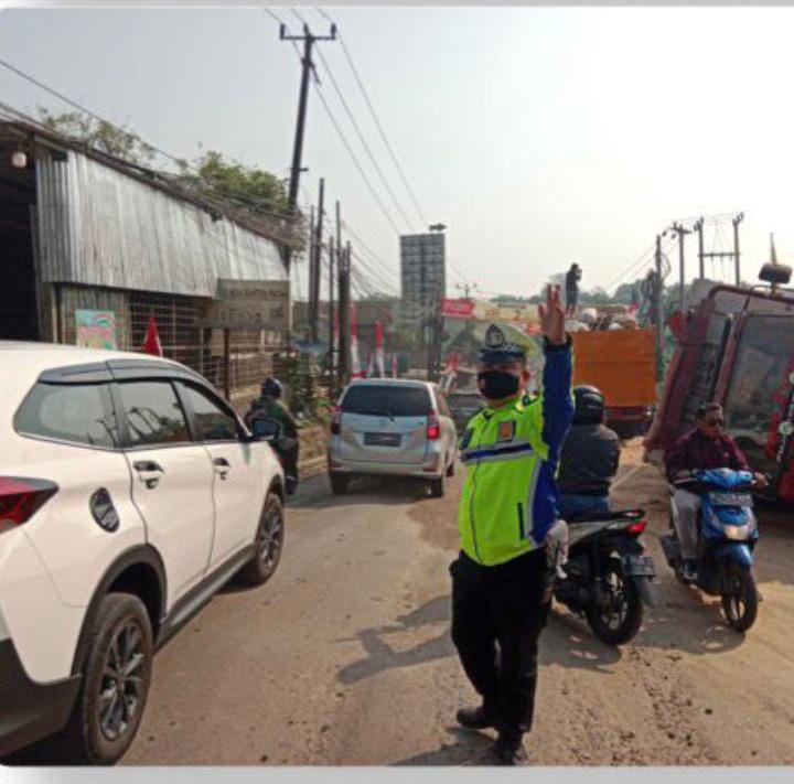 Polsek Parung Panjang Olah TKP Bersama Unit Laka Lantas Dalam Penanganan Kecelakaan Lalu Lintas