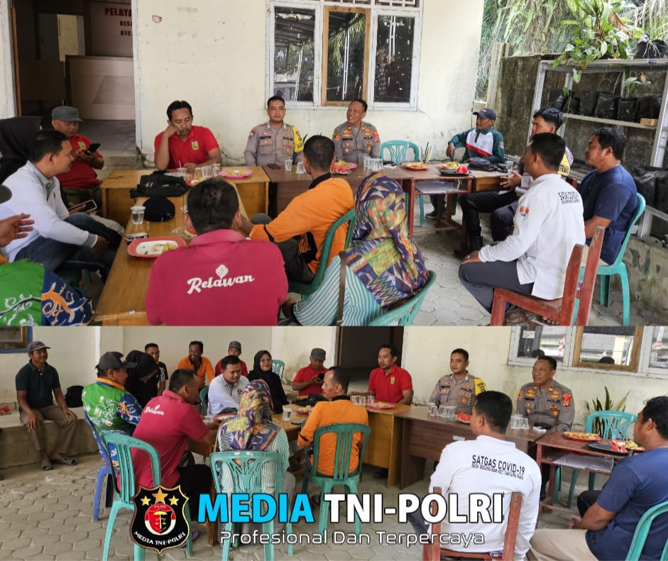 Dalam Rangka menyerap Aspirasi Masyarakat Kapolsek Tanjung Raya Laksanakan Giat Jumat Curhat di Desa Gedung Ram Mesuji