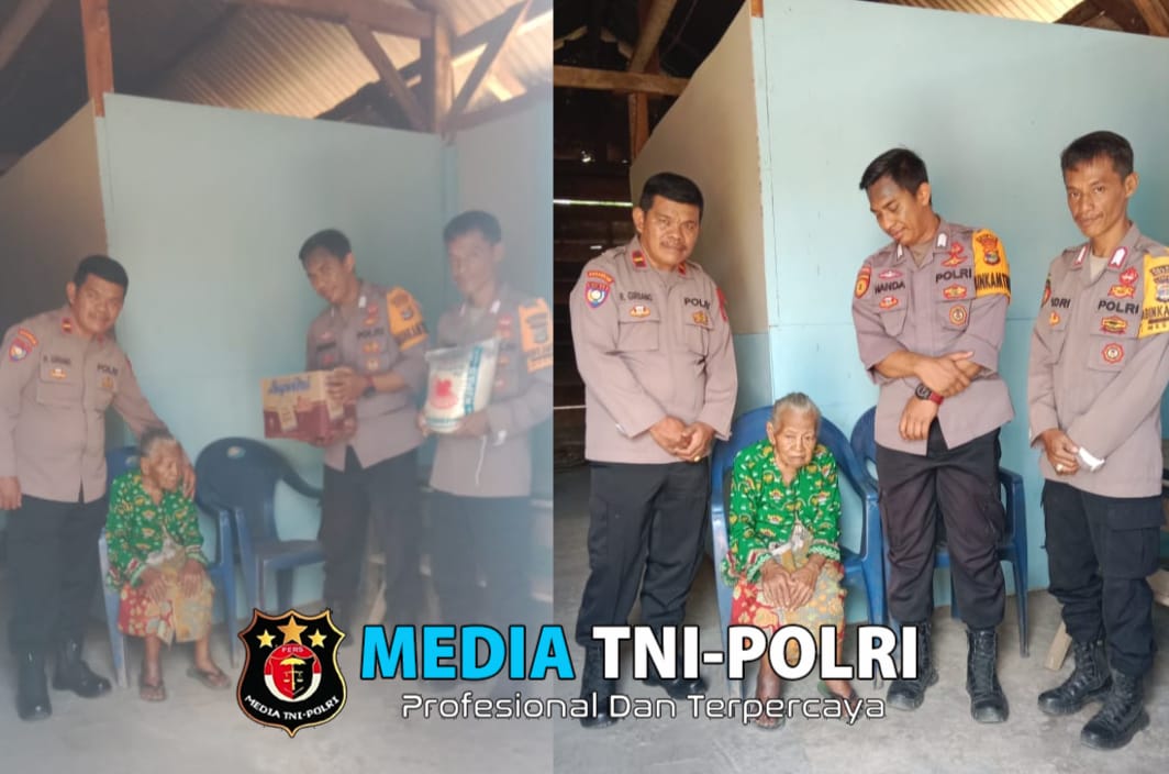 Polsubsektor Mesuji Pusat Polres Mesuji,Lakukan Bhakti Sosial Kepada Mbah Sumi Hidup Sebatang Kara