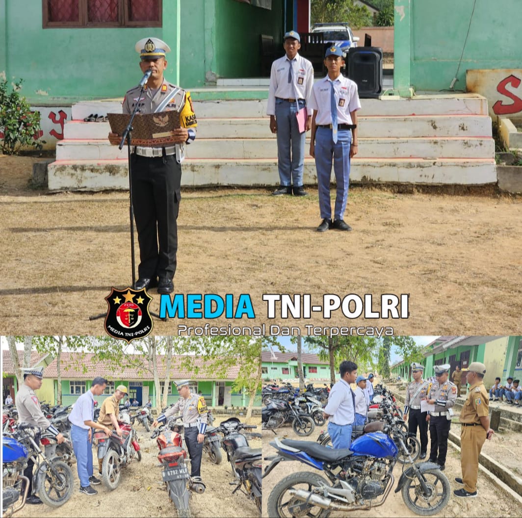 Sat Lantas Polres Mesuji  Saat Jadi Pembina Upacara Berikan Sosialisasi dan Himbauan Para Siswa-Siswi SMAN 1 Panca Jaya Tentang Disiplin dan Patuh Berlalu Lintas
