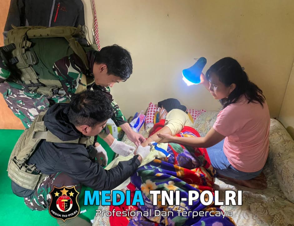 Warga Buwisiga Sambut Gembira Pelayanan Kesehatan Satgas Habema