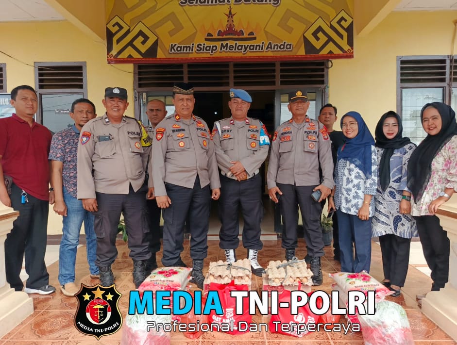 Cooling System Pilkada 2024, Polres Metro Hadirkan Bansos Jumat Berkah