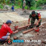 Supodo Bersama Warga, Gotong Royong Bangun Talud Jalan Desa