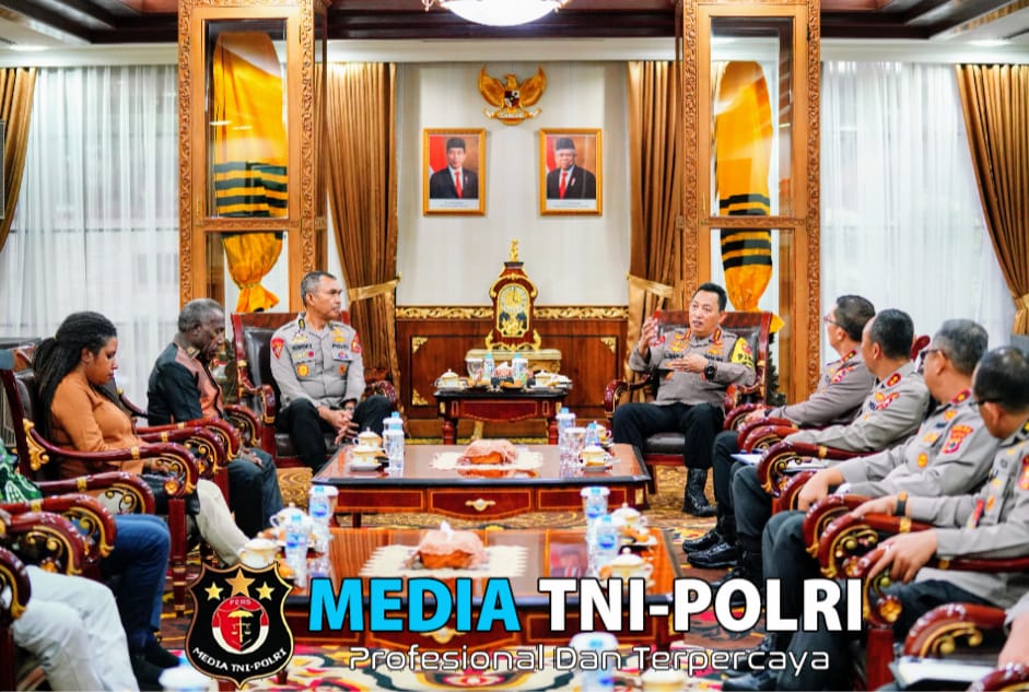 Kapolri Temui Negosiator Pembebasan Pilot Susi Air, Apresiasi Kedepankan Soft Approach