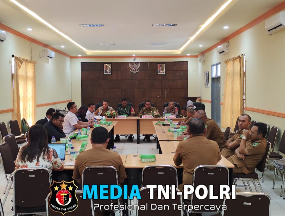 Babinsa Muara Jawa Hadiri Rapat Penetapan Agaka Jelang Pilkada Serentak