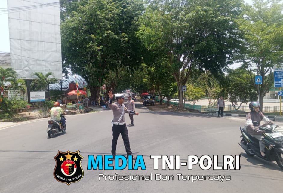 Polres Bangka Barat Rutin Laksanakan Strong Point Guna Melancarakan Arus Lalu Lintas