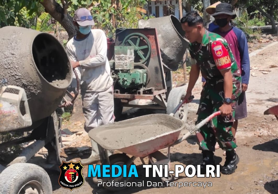 Babinsa Berperan Aktif dalam Perbaikan Talud Jalan Desa, Wujud Sinergitas TNI dan Masyarakat