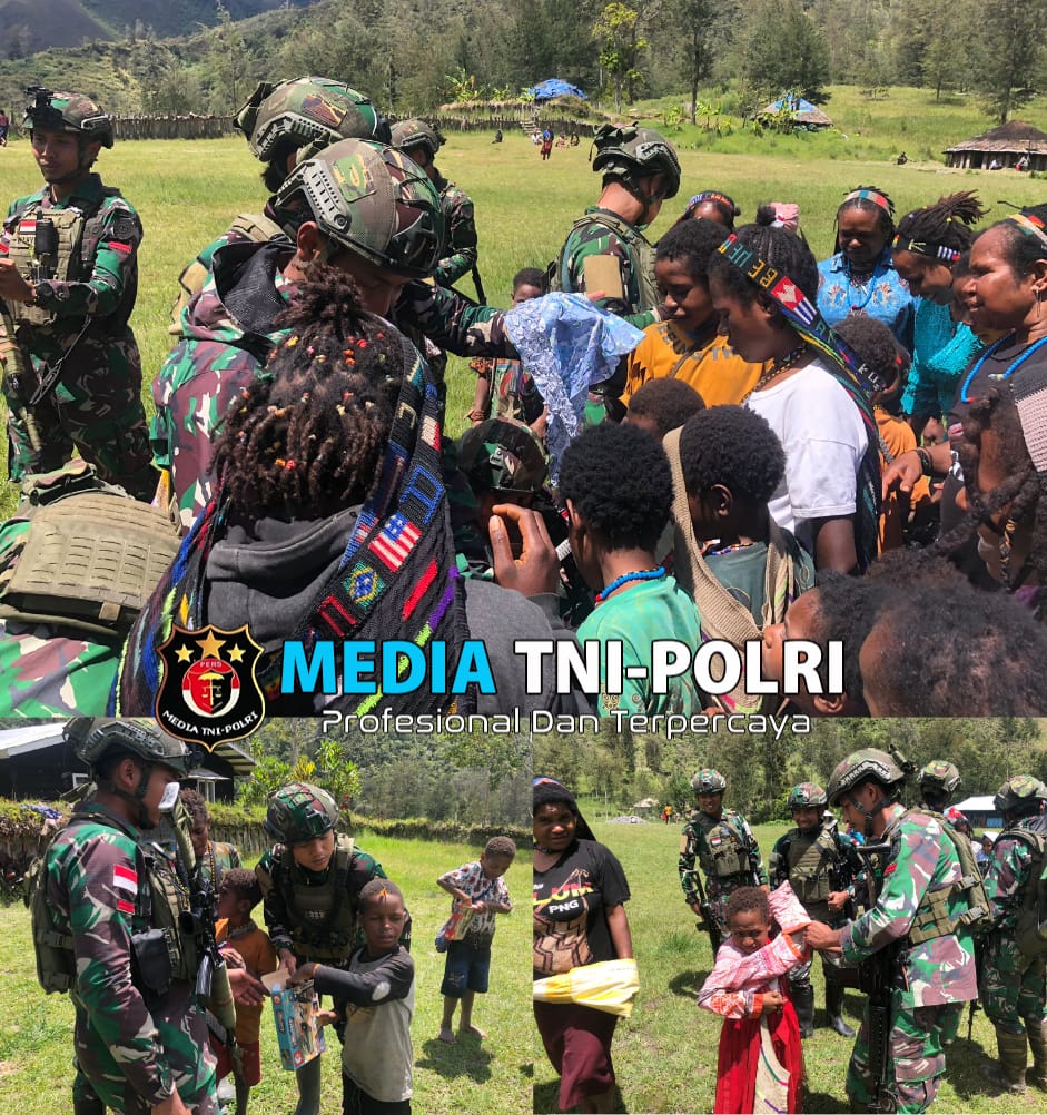 Minggu Berkah Satgas Yonif 323, Membagikan Pakaian Untuk Anak-Anak Pedalaman Papua Tengah