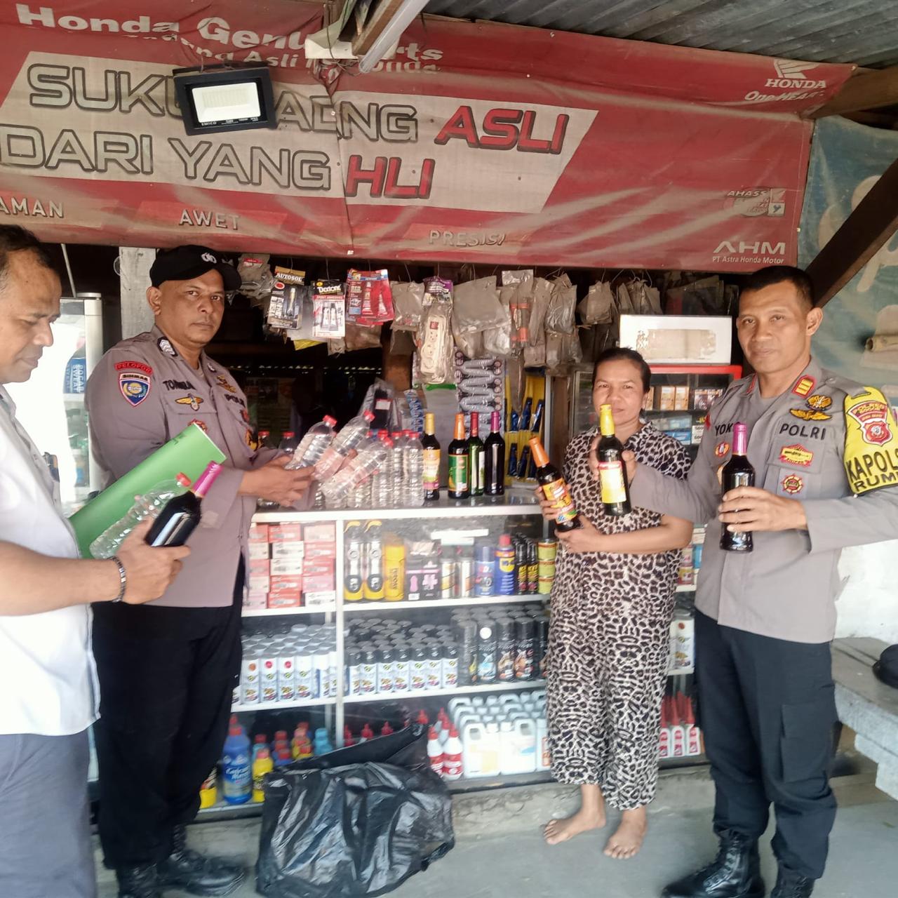 Polsek Rumpin Gelar Operasi Miras Puluhan Botol Miras Ilegal di Amankan