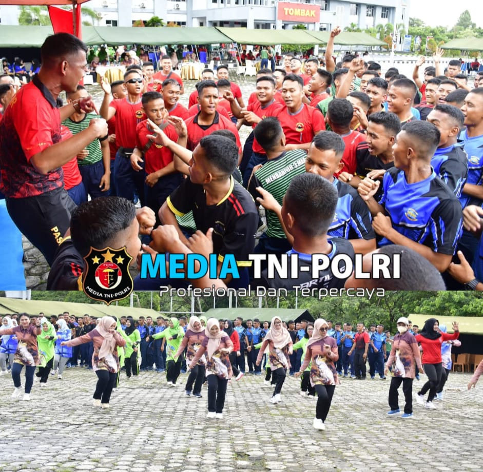 Tombak Band Ikut Meriahkan Panggung Hiburan Saat Olahraga Bersama Perwira Jajaran Pasmar 3