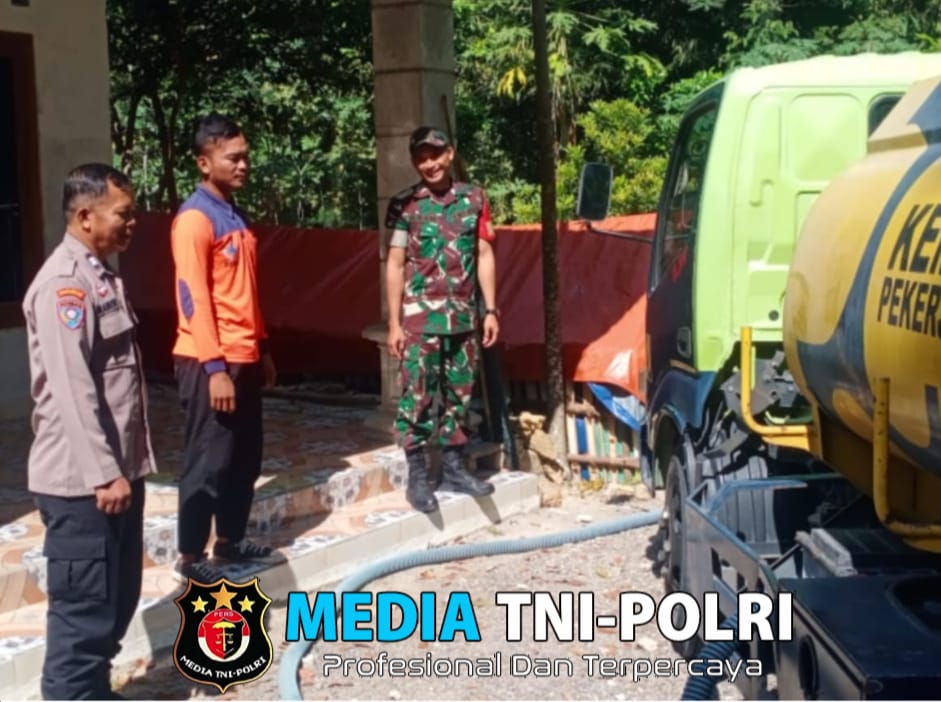 Babinsa Bersama BPBD Salurkan Bantuan Air Bersih, Antisipasi Kekeringan