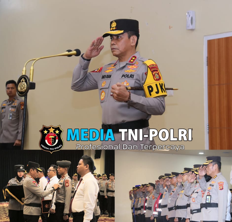Kapolda Sumsel Irjen Pol Andi Rian R Djajadi Pimpin Apel Pagi dan Pemberian Penghargan Kepada Personel Polda Sumsel