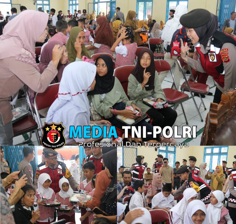 Kapolda Sumsel Irjen Pol Andi Rian R Djajadi, Utus Jajaran Pejabat Utama Polda Sumsel Berikan Makan Siang Gratis Untuk Siswa Berkebutuhan Khusus (SLB) Negeri Pembina Palembang