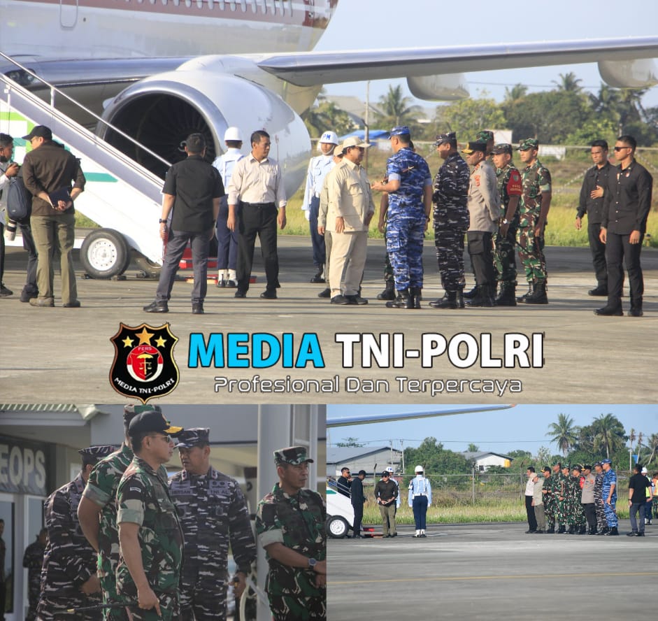 Pangkoarmada III Dampingi Panglima TNI Sambut Presiden RI di Merauke
