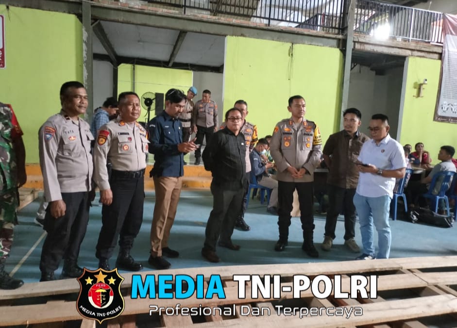Kapolres Mesuji AKBP Muhammad Harris Bersama PJU ,Tinjau Gedung Logistik KPUD Pelipatan Surat Suara