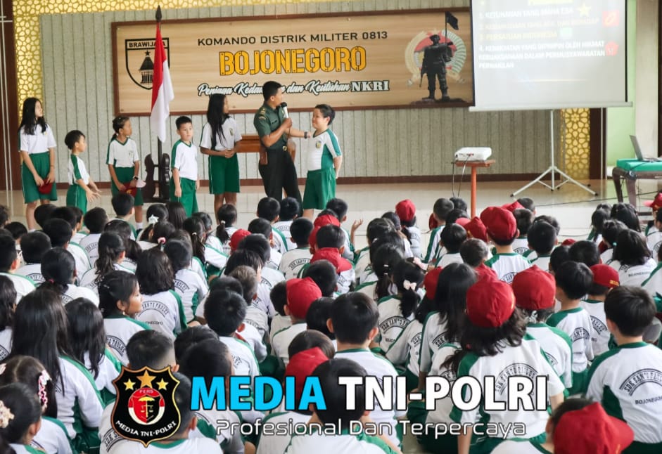 Tumbuhkan Jiwa Nasionalisme, Ratusan Pelajar dibekali Wasbang dan Bela Negara Oleh TNI Kodim Bojonegoro