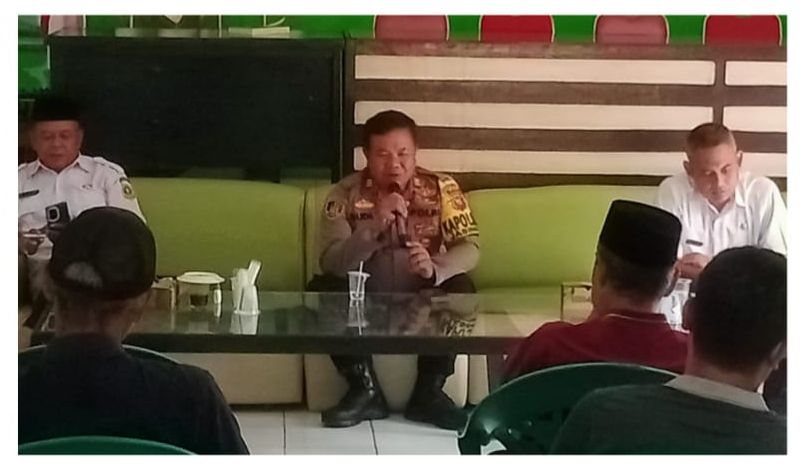 Kapolsek Jasinga Terjun Langsung Sosialisasikan Program Swasembada Pangan kepada Penggarap Lahan SSDM Polri Dan Jaga Kondisi Wilayah Aman Kondusif