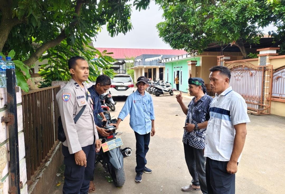 Bhabinkamtibmas Wilayah Hukum Polsek Klapanunggal Desa Bojong Giat Cooling Sistem Sambang Dialogis dan Ajak Kamtibmas