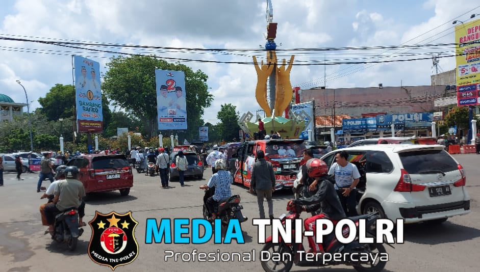 Polisi Kawal Aksi Damai Pendukung Paslon Nomor Urut 2 di Metro