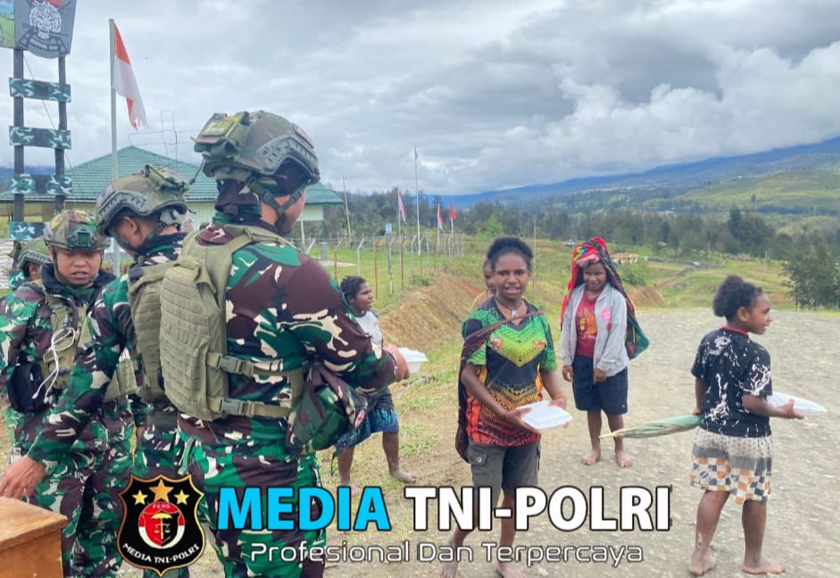 Warga Wako Sukacita Menerima Makan Siang Gratis Habema