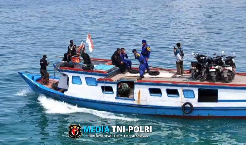 Cara Polisi Kawal Penyaluran Logistik Pilkada ke Pulau-pulau, Kotak Suara Dibungkus Plastik dan Diikat Pelampung
