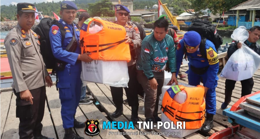 Cara Polisi Kawal Penyaluran Logistik Pilkada ke Pulau-pulau, Kotak Suara Dibungkus Plastik dan Diikat Pelampung