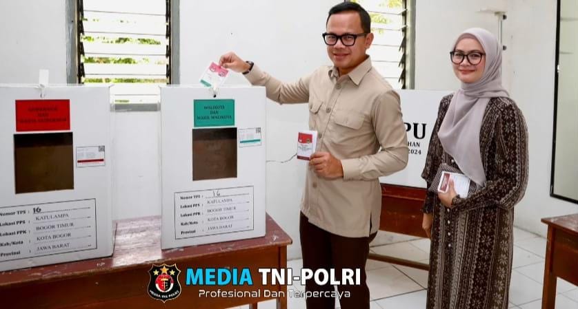 Gunakan Hak Pilih di TPS 16 Bogor, Wamendagri Bima Arya Ajak Masyarakat Tingkatkan Partisipasi Pilkada