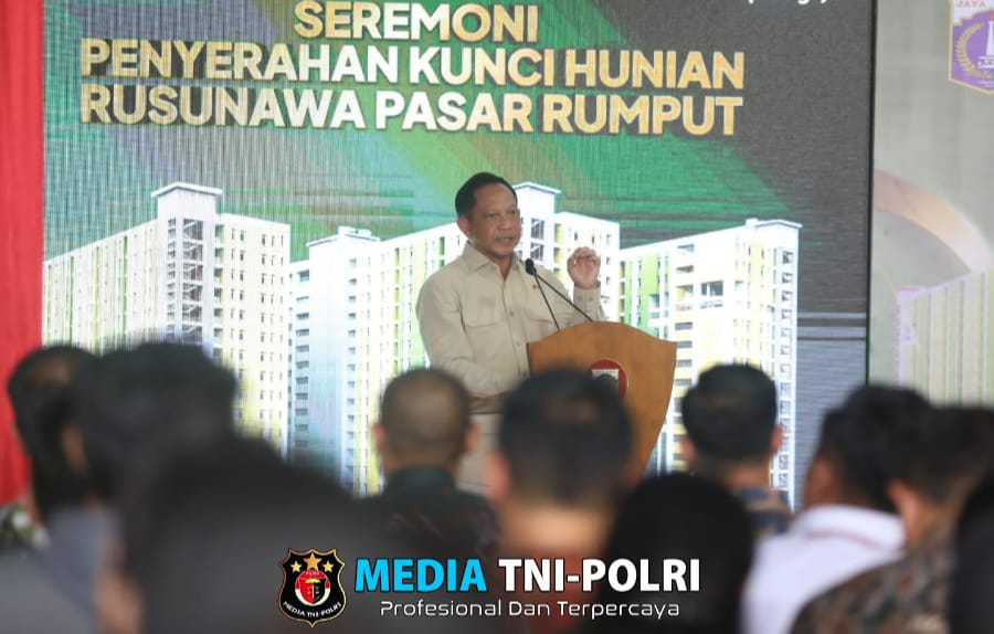 Hadiri Penyerahan Kunci Hunian Rusunawa Pasar Rumput, Mendagri Dorong Pemda Adopsi Program Perumahan Murah DKI