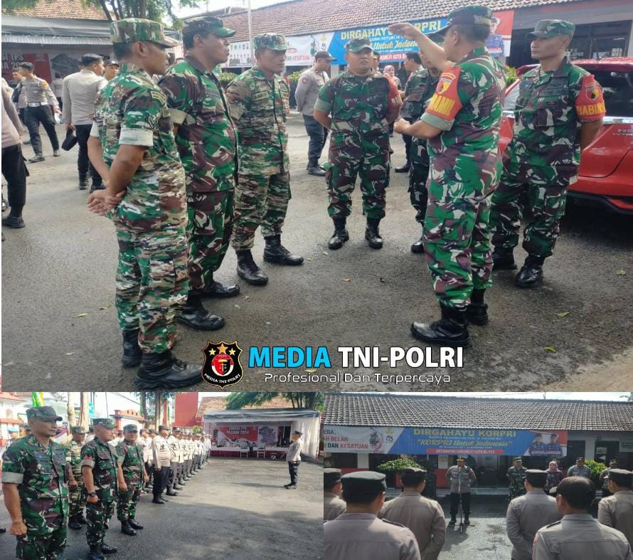 Bersama Tiga Pilar Koramil 0808/01 Sukorejo Melaksanakan PAM Pleno Rekapitulasi penghitungan Suara