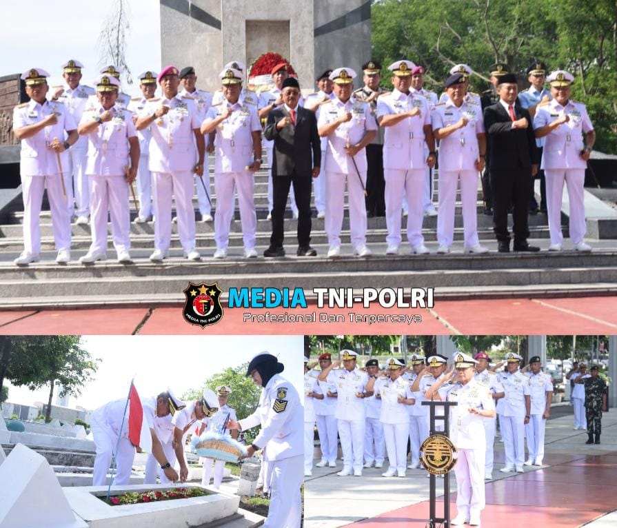 Jelang Hari Armada RI, Pangkoarmada III Hadiri Ziarah Rombongan di TMP 10 November Surabaya
